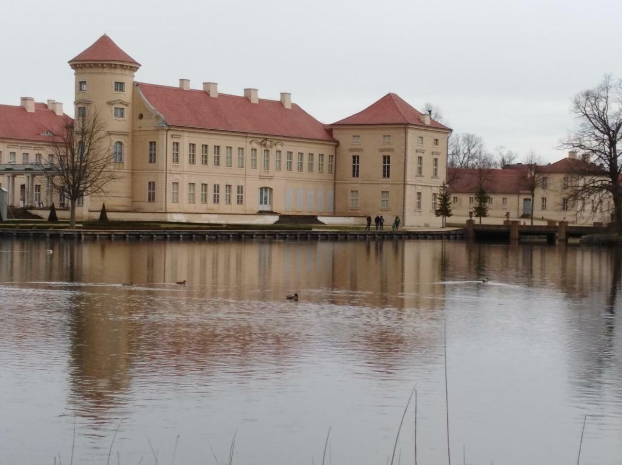Marstall Im Schlosspark Rheinsberg Kültér fotó