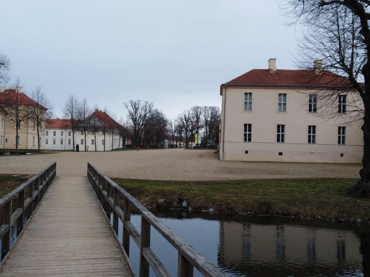 Marstall Im Schlosspark Rheinsberg Kültér fotó
